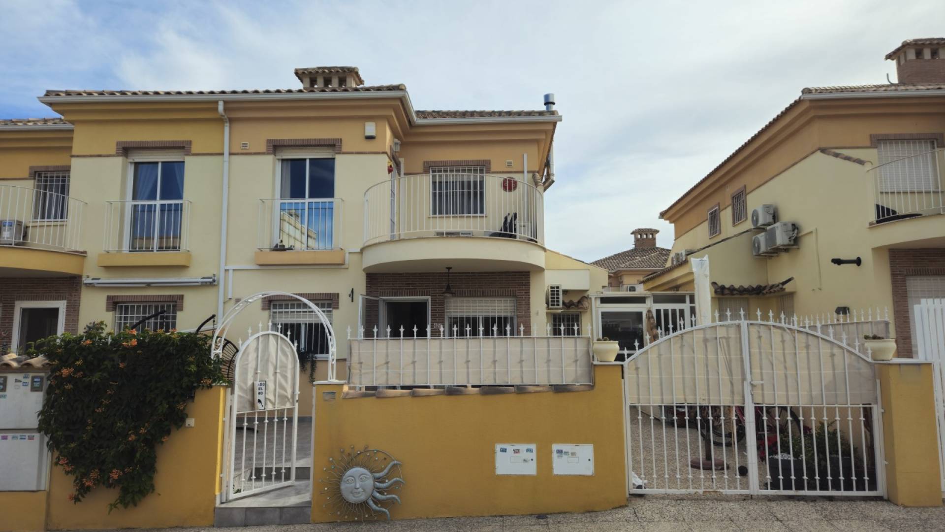 Second hand - Villa / Semi detached - Orihuela Costa - Villamartín