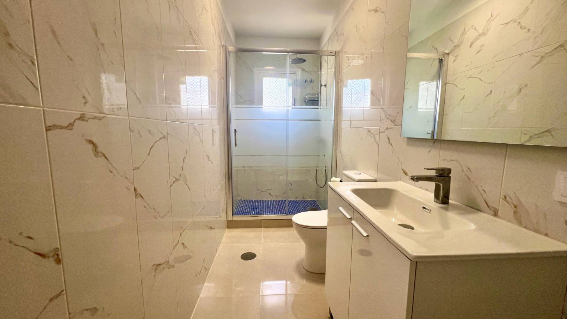 Second hand - Villa / Semi detached - Torrevieja - La Mata