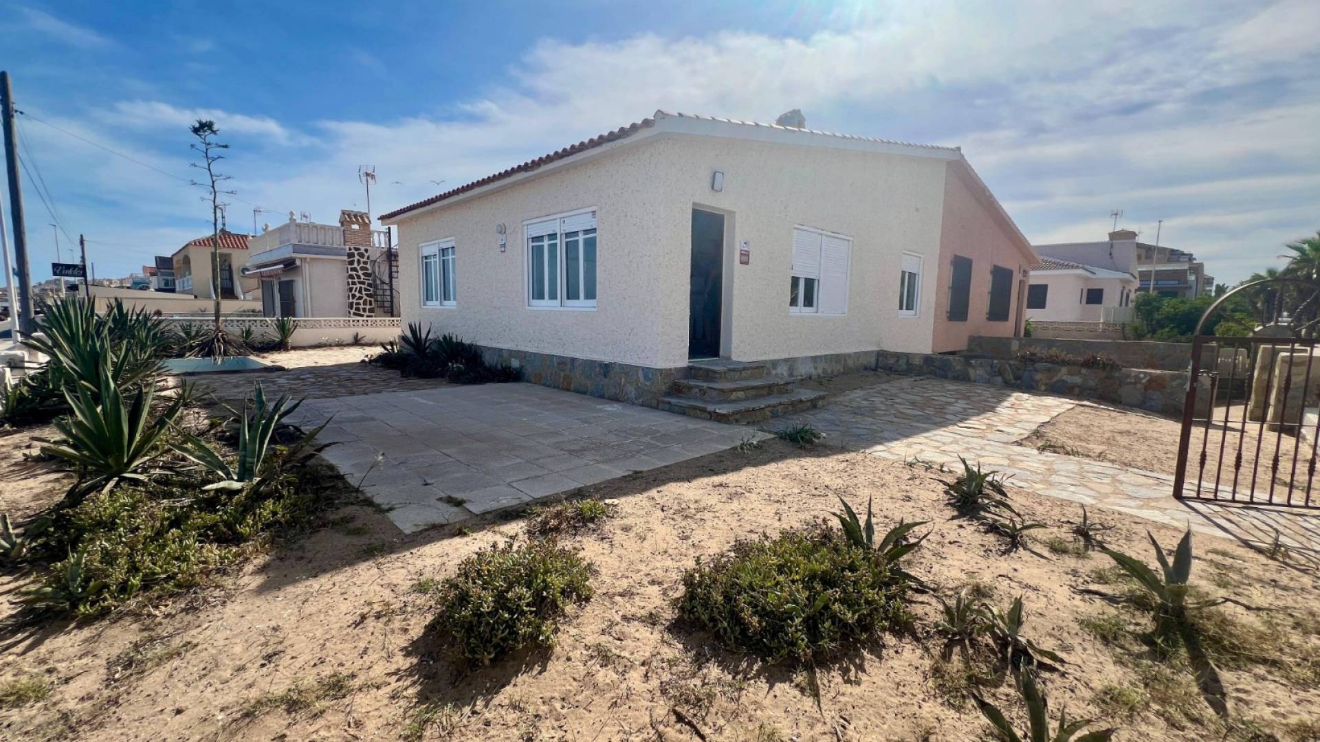 Second hand - Villa / Semi detached - Torrevieja - La Mata