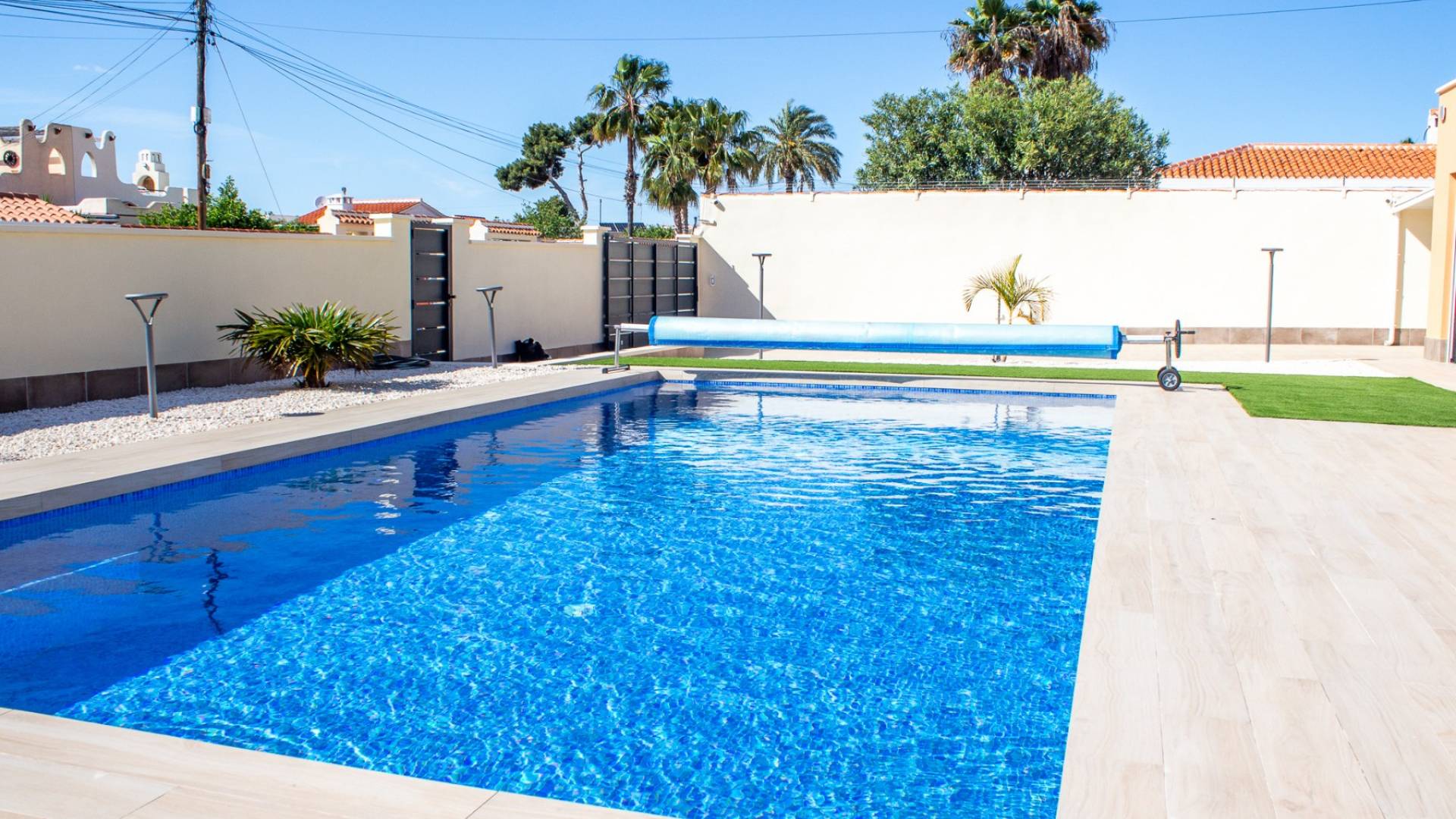 Second hand - Villa / Semi detached - Torrevieja - La Siesta - El Salado - Torreta