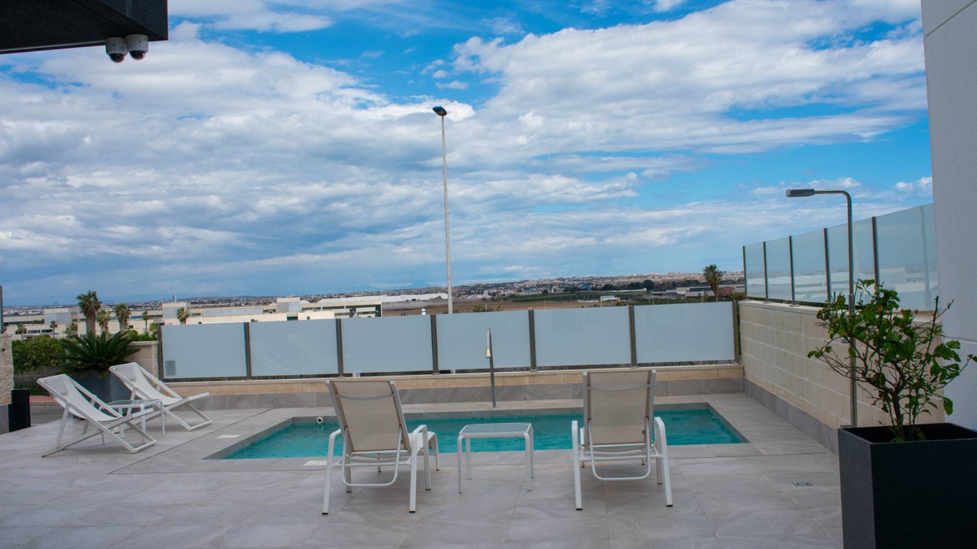 Second hand - Villa / Semi detached - Torrevieja - Los Altos