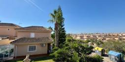 Second hand - Villa / Semi detached - Torrevieja - Punta prima