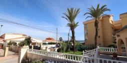 Second hand - Villa / Semi detached - Torrevieja - Punta prima