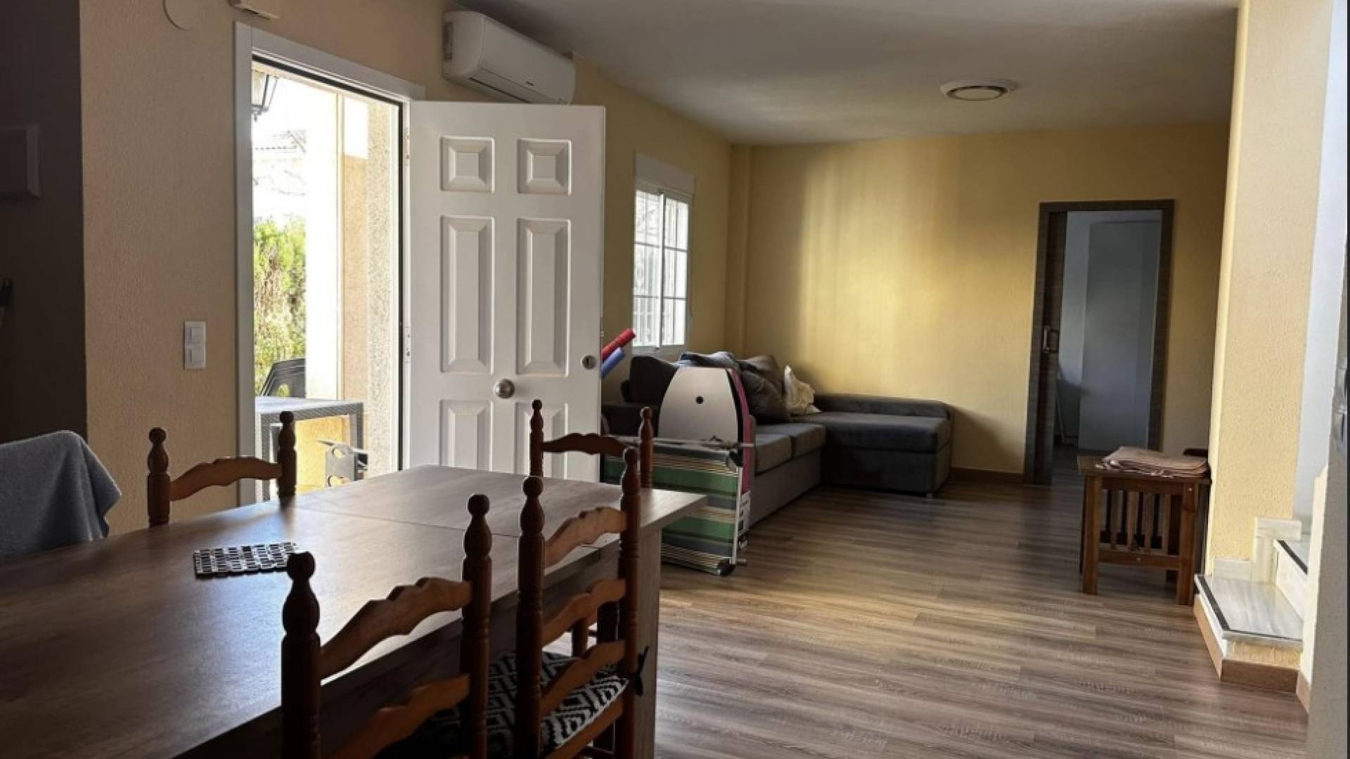 Second hand - Villa / Semi detached - Torrevieja