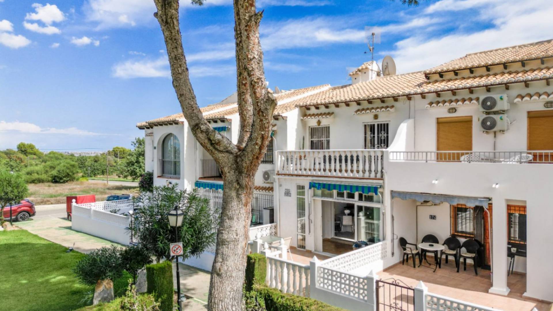 Segunda Mano - Adosado - Torrevieja - Lago jardin