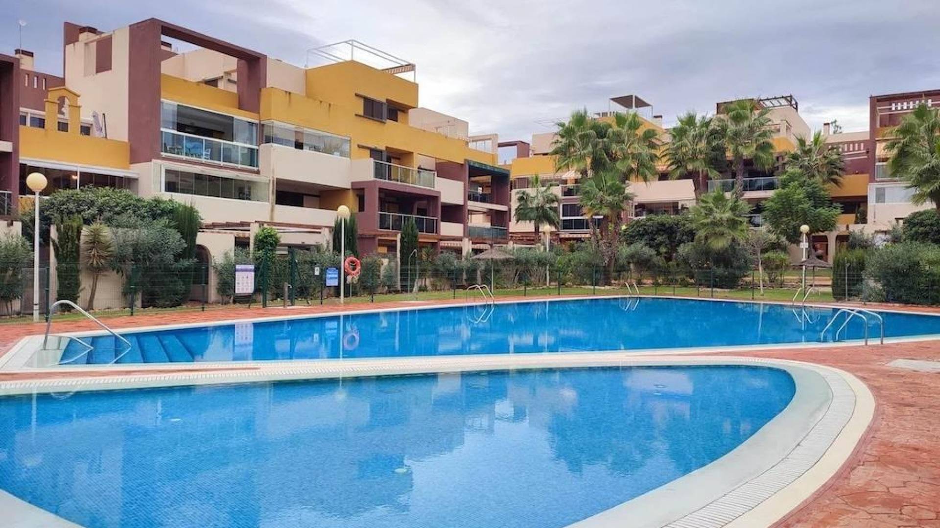 Segunda Mano - Aparcamiento - Orihuela Costa - Punta Prima