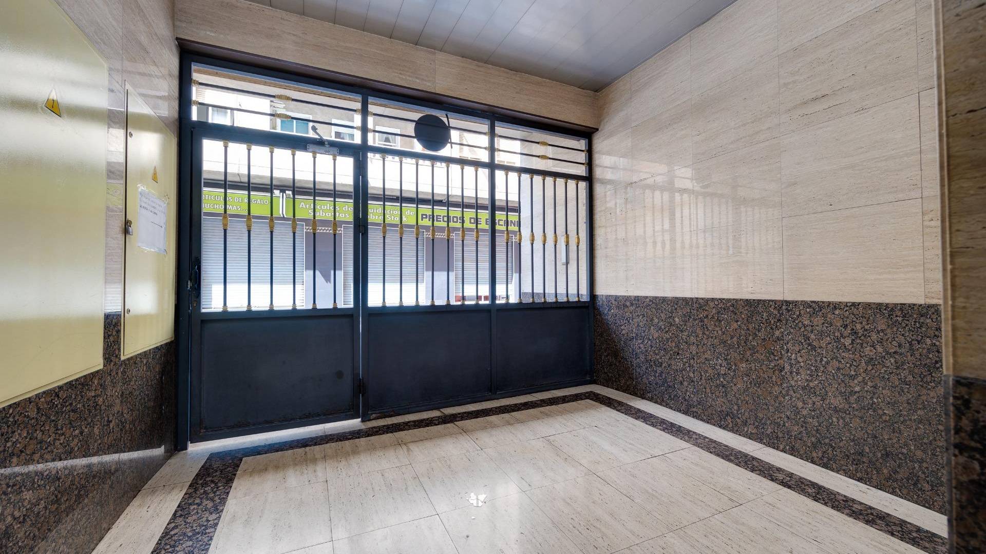 Segunda Mano - Apartamento - Torrevieja - Estacion de autobuses