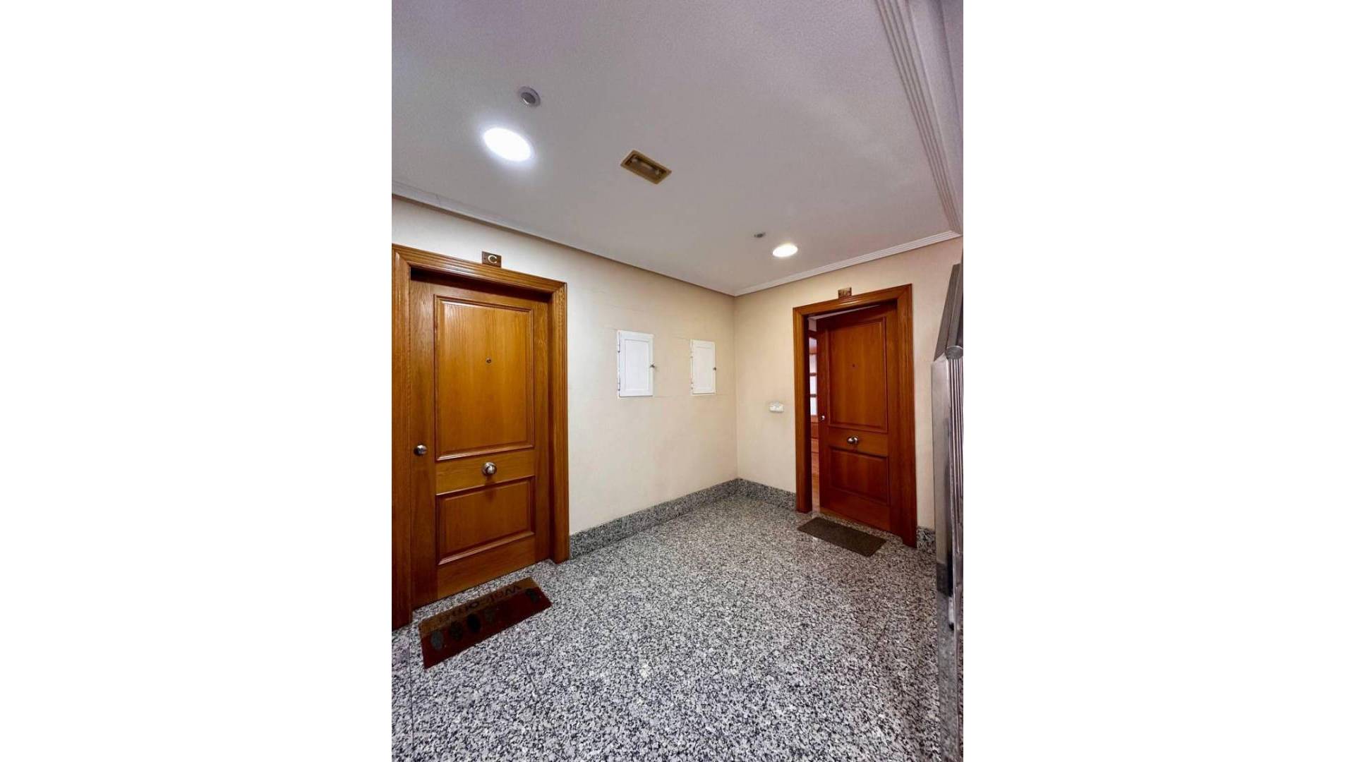 Segunda Mano - Apartamento - Torrevieja - Torrevieja City Center