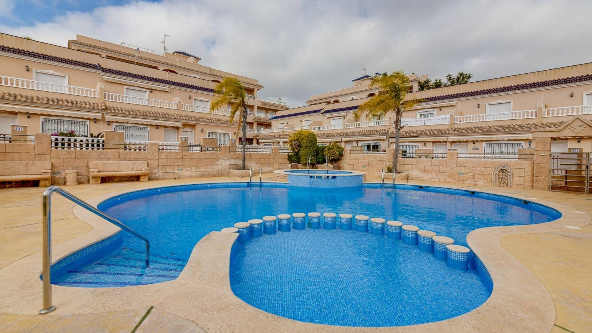 Segunda Mano - Bungalow - Orihuela Costa - Los Dolses