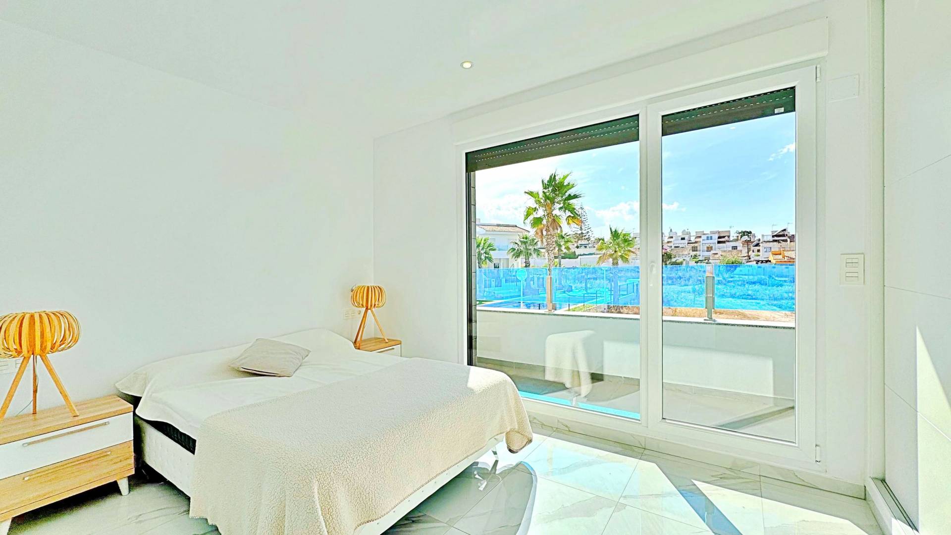 Segunda Mano - Bungalow - Torrevieja - Los balcones