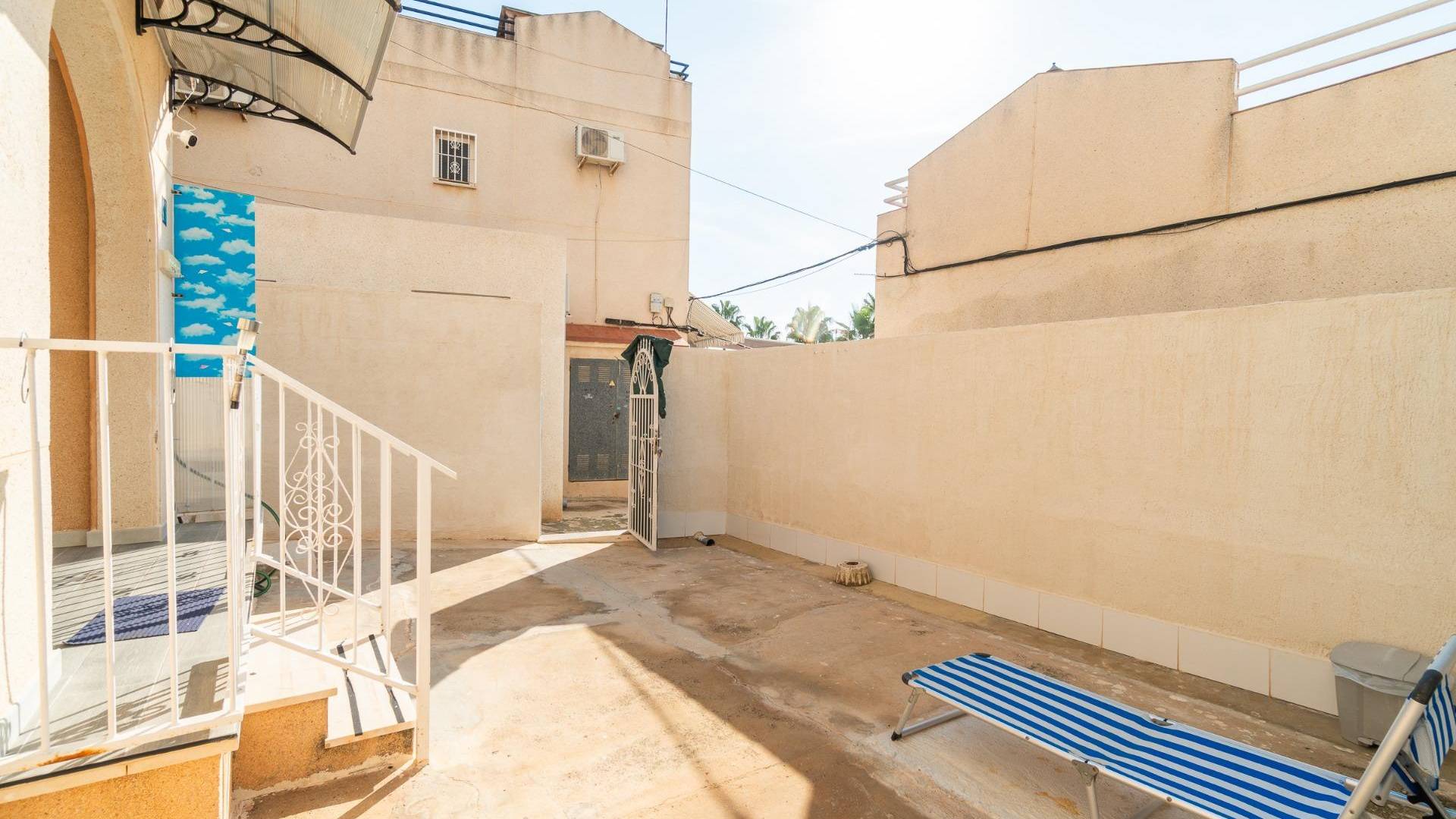 Segunda Mano - Bungalow - Torrevieja - Los balcones