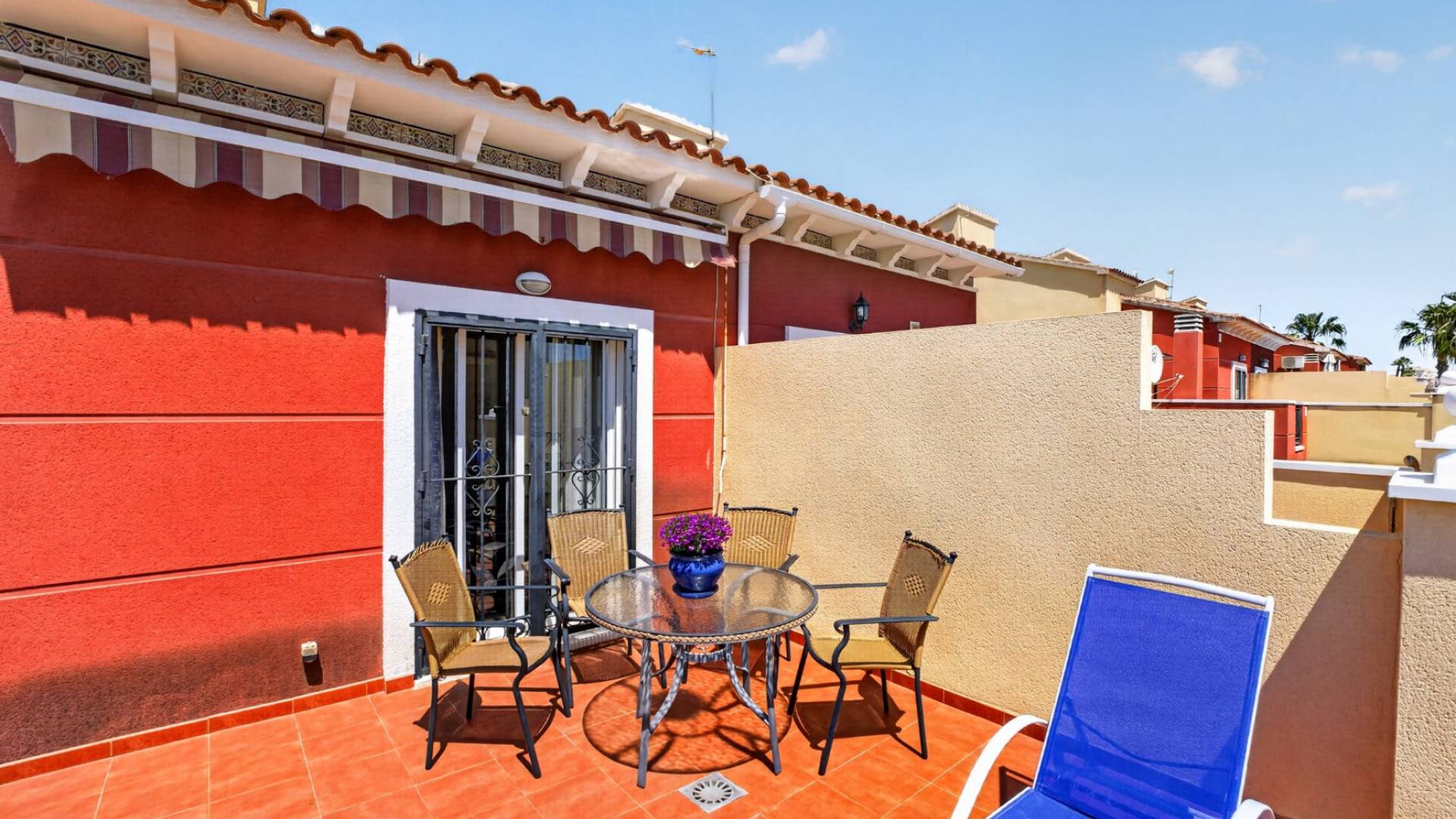 Segunda Mano - - CASA ADOSADA - Torrevieja - Aguas Nuevas