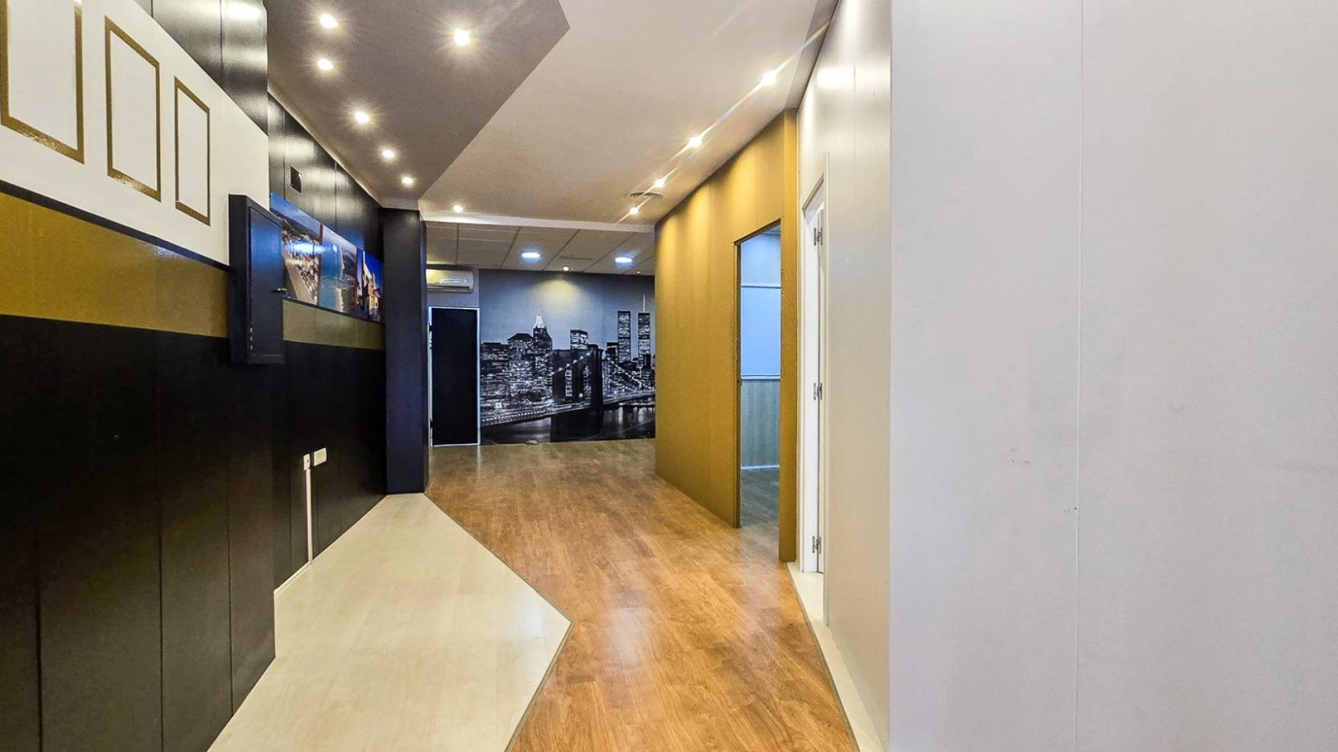 Segunda Mano - Local Comercial - Guardamar del Segura - Centro