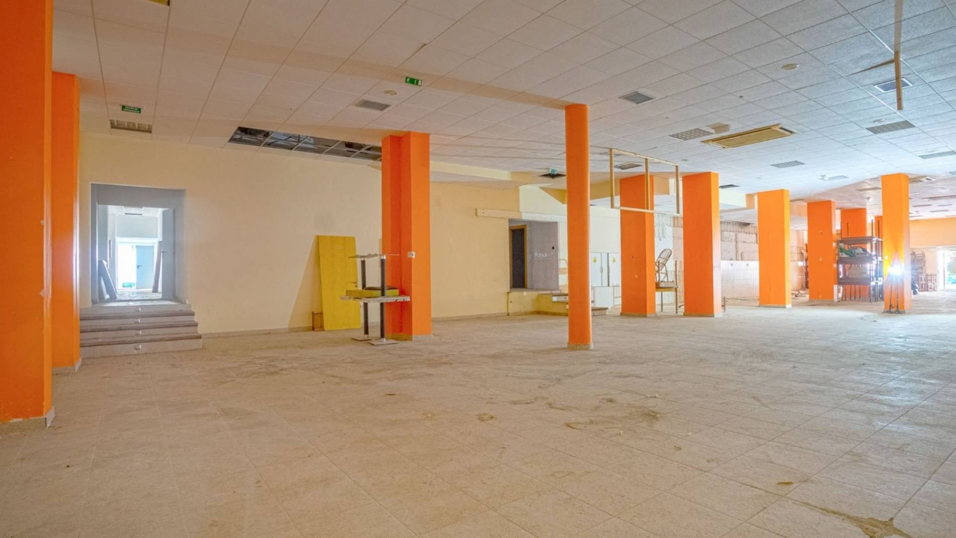 Segunda Mano - Local Comercial - Torrevieja