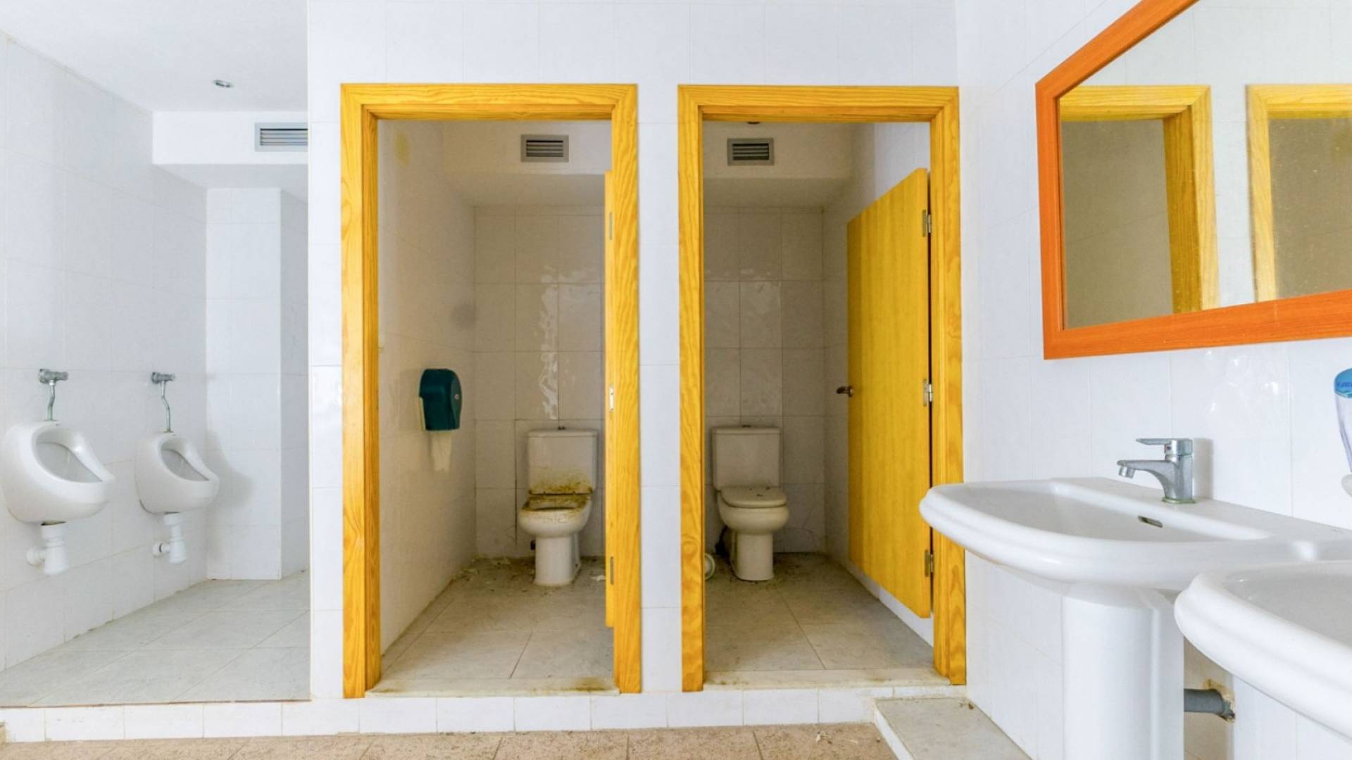 Segunda Mano - Local Comercial - Torrevieja