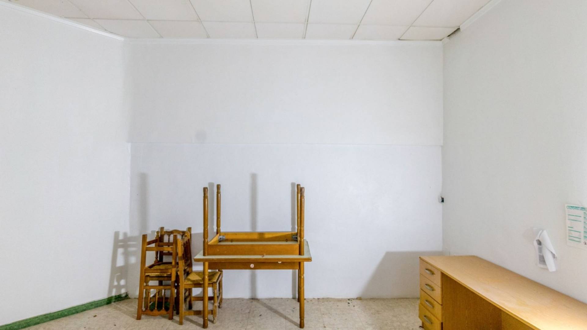 Segunda Mano - Local Comercial - Torrevieja