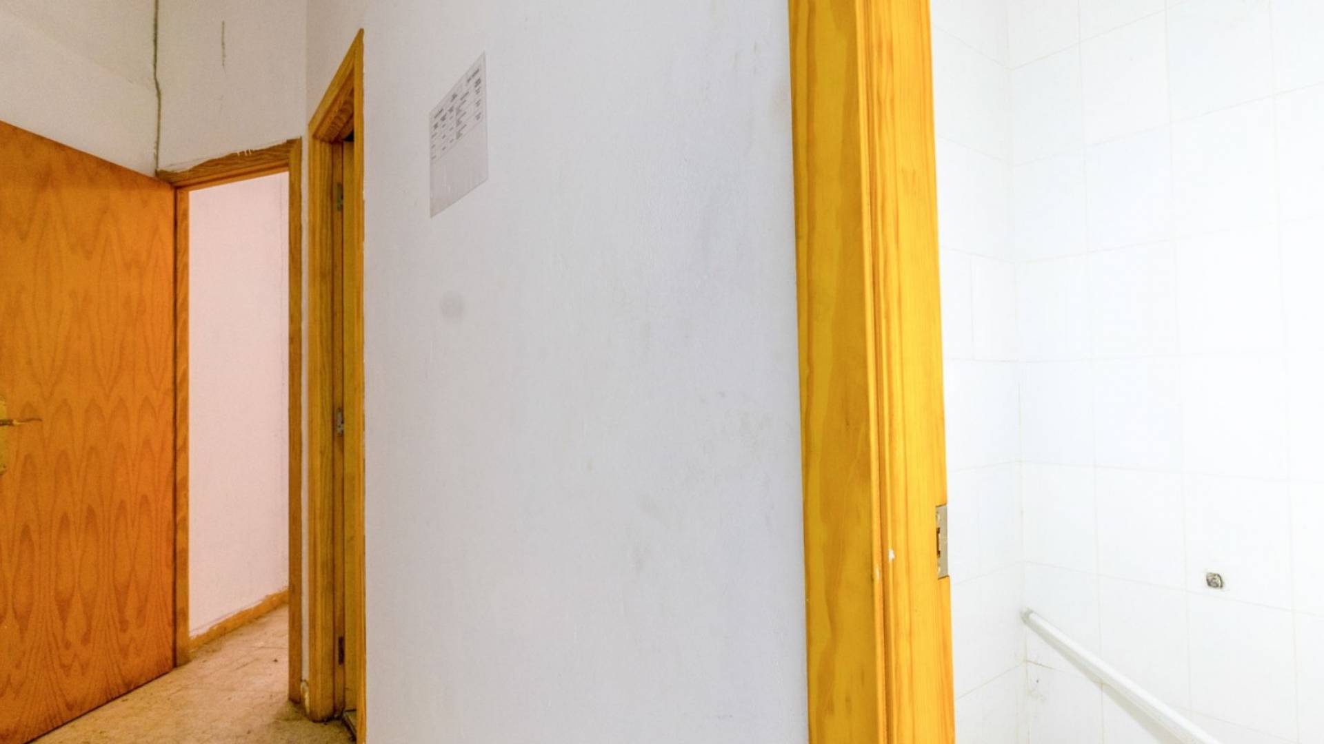 Segunda Mano - Local Comercial - Torrevieja