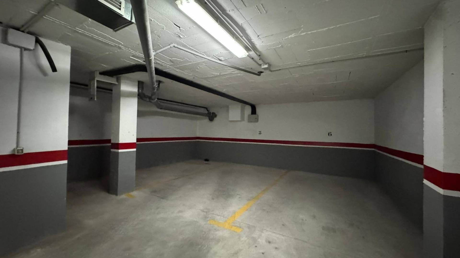 Segunda Mano - Plaza de aparcamiento / Garaje - Torrevieja - torrevieja