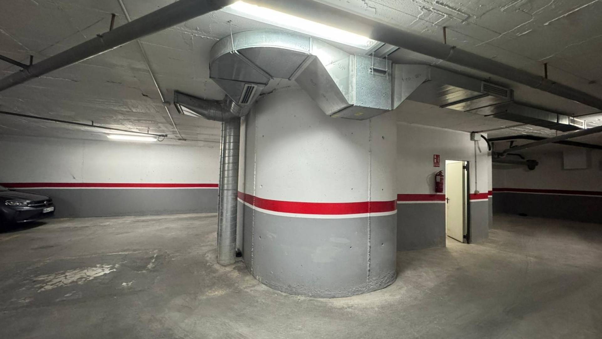 Segunda Mano - Plaza de aparcamiento / Garaje - Torrevieja - torrevieja