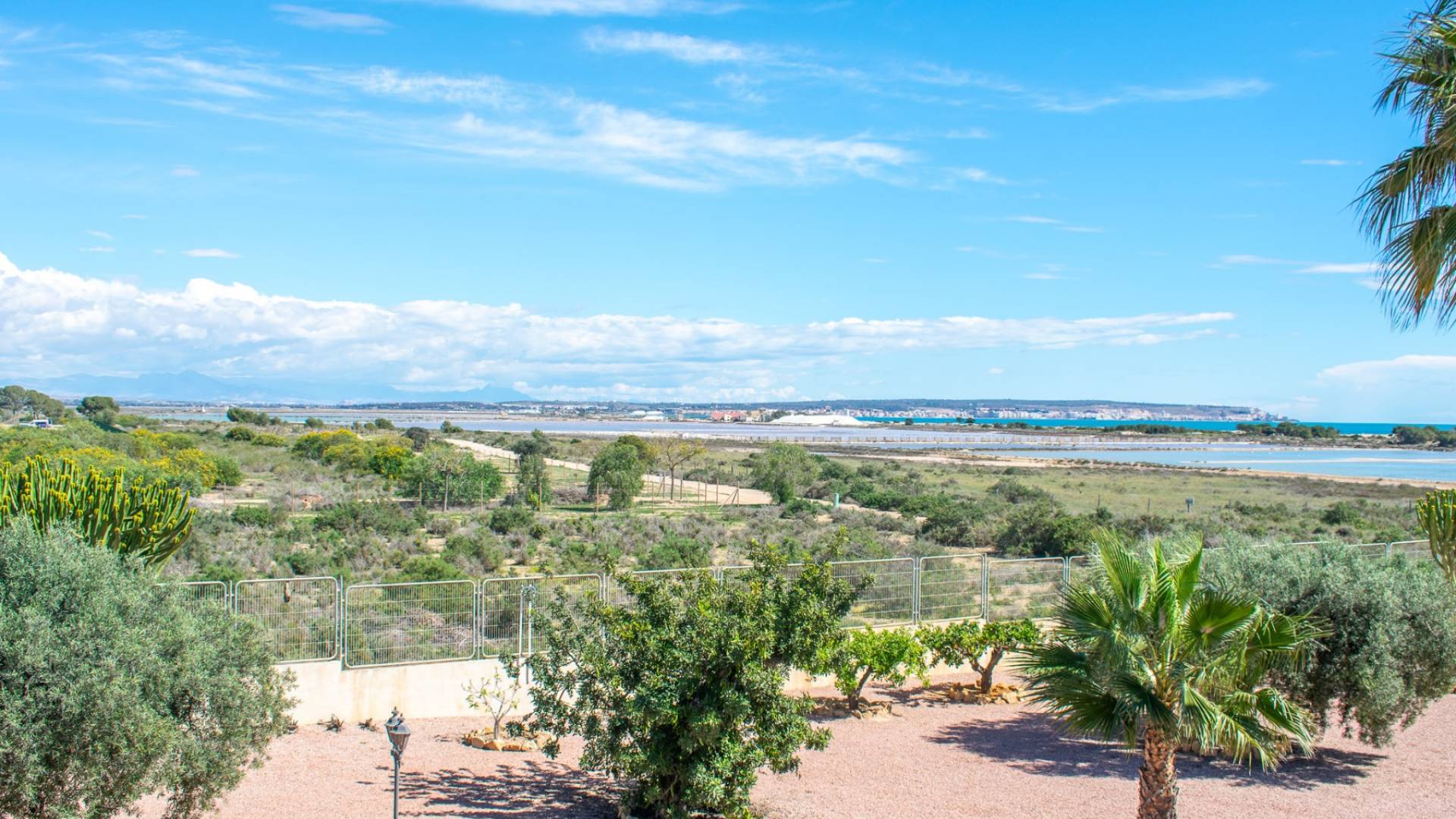 Segunda Mano - Villa independiente - Elche - LA MARINA