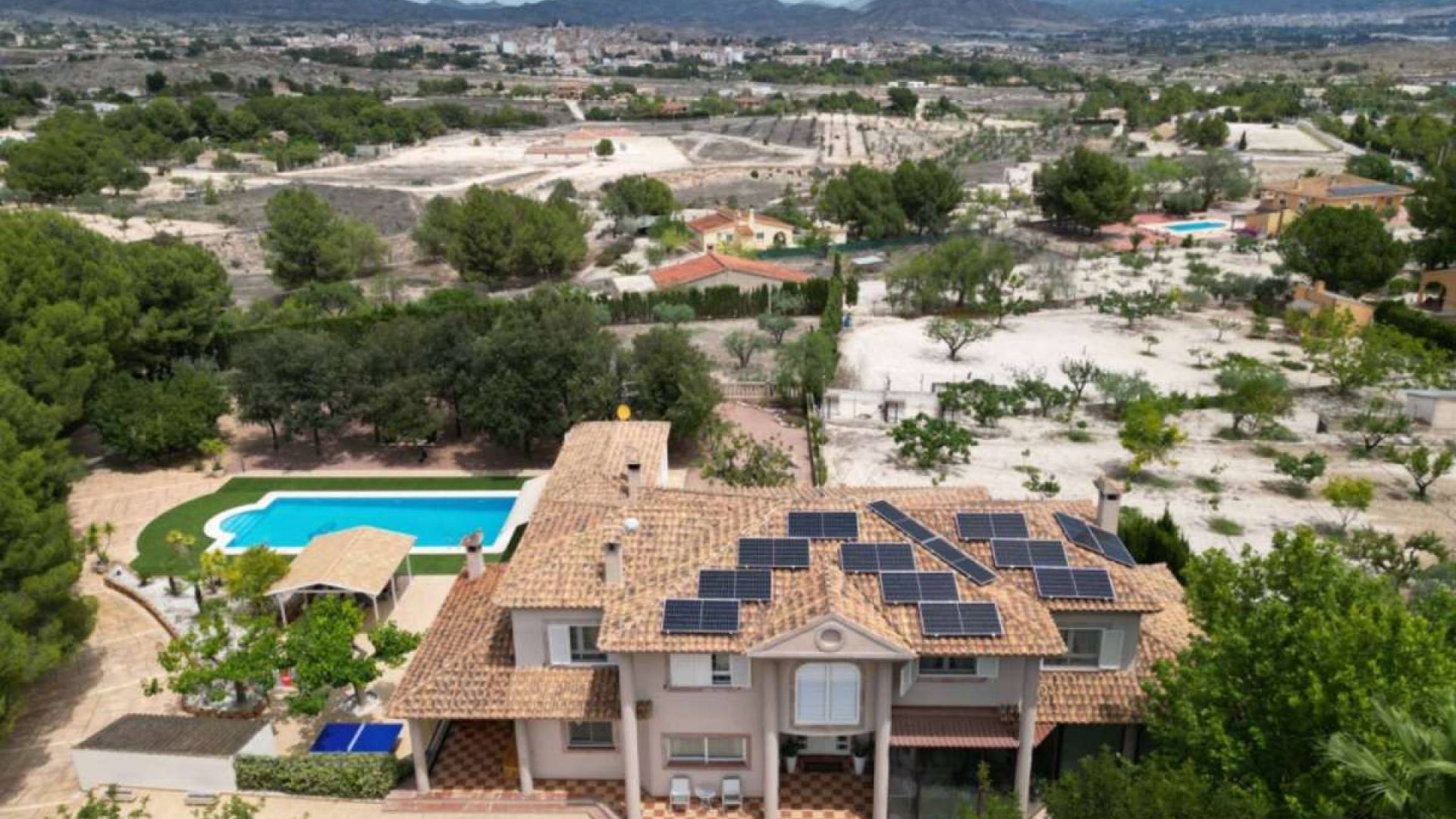 Segunda Mano - Villa independiente - Monóvar