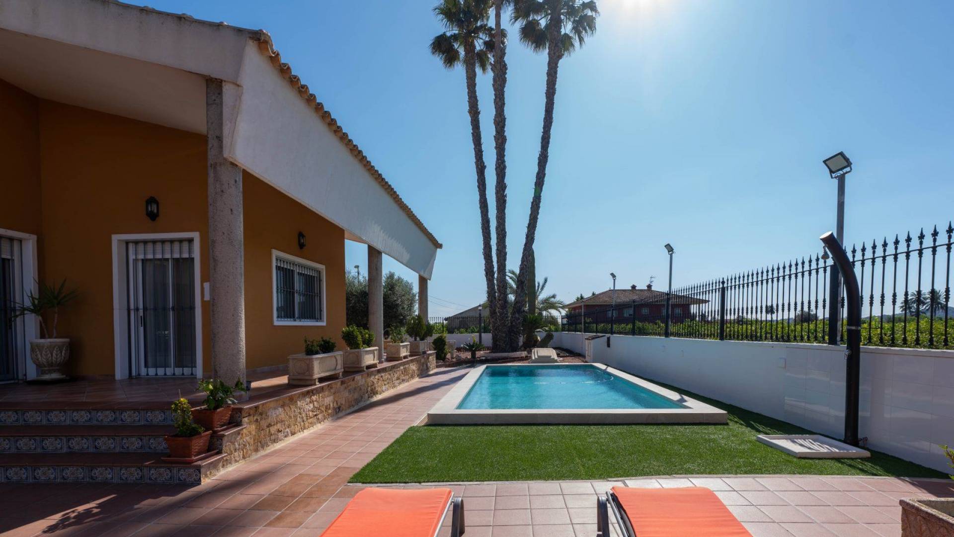 Segunda Mano - Villa independiente - Orihuela - Correntías Medias
