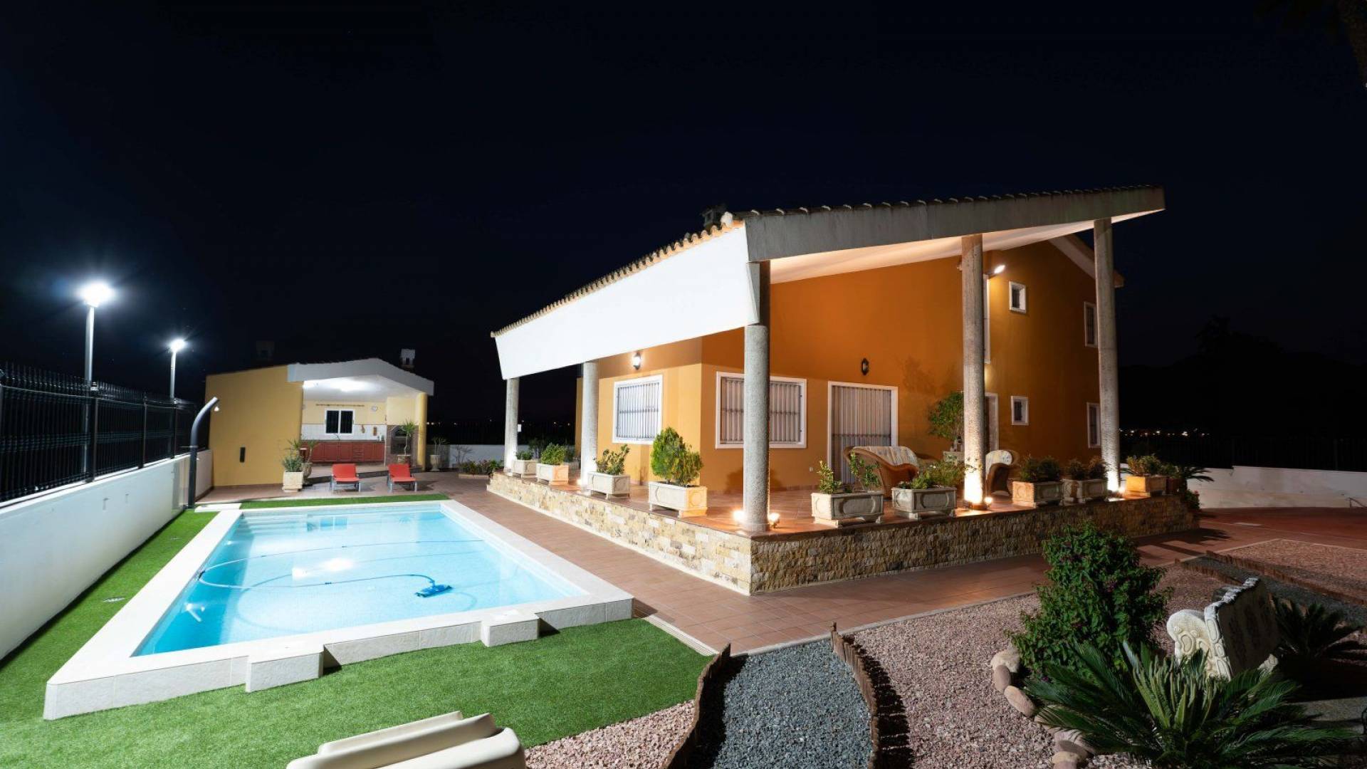 Segunda Mano - Villa independiente - Orihuela - Correntías Medias