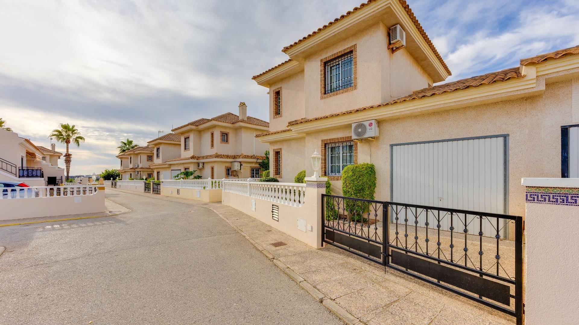 Segunda Mano - Villa independiente - Orihuela Costa - Los Dolses
