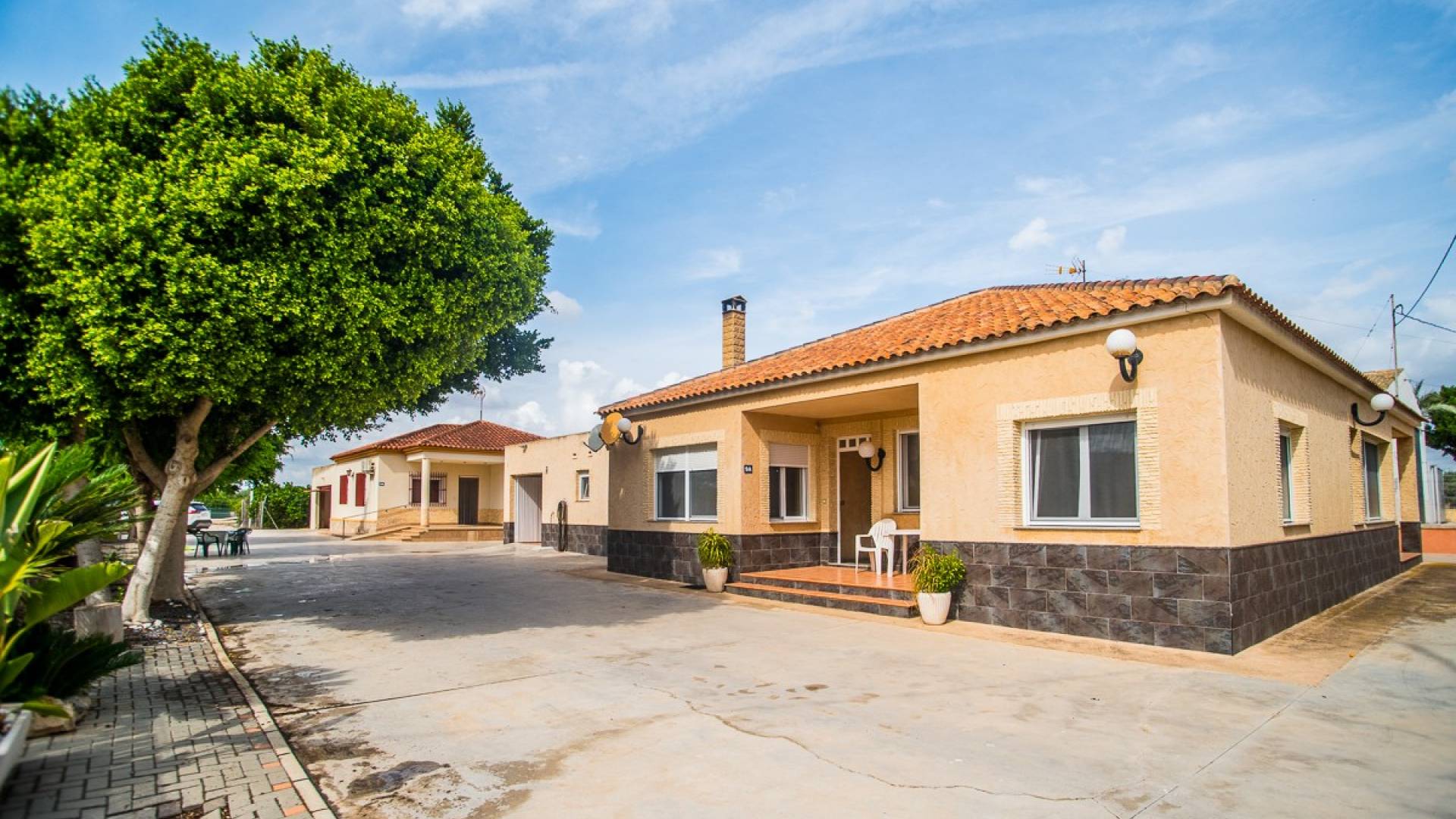 Segunda Mano - Villa independiente - Orihuela - La Matanza