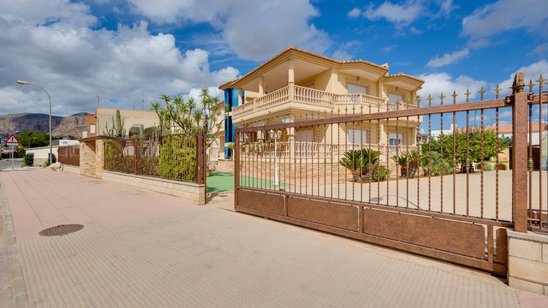 Segunda Mano - Villa independiente - Orihuela