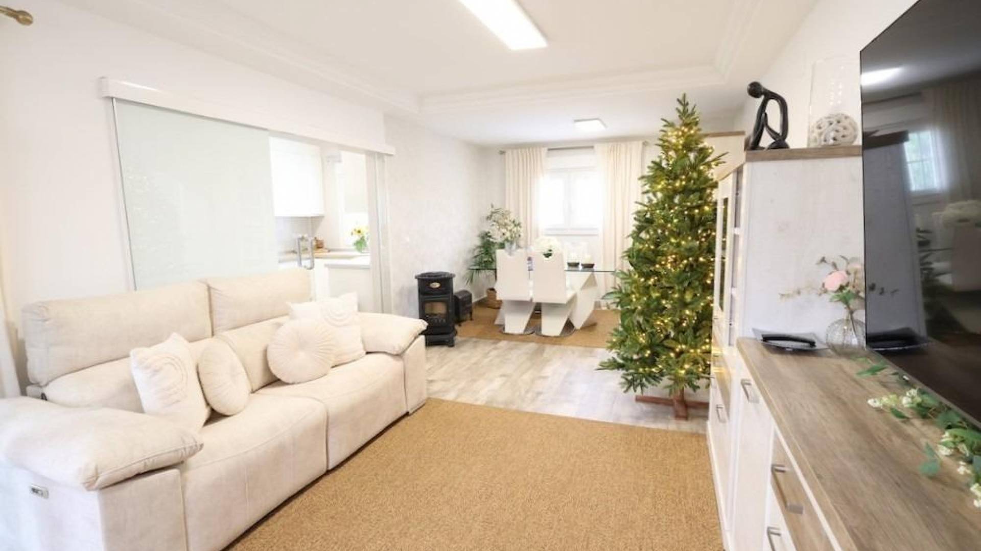 Segunda Mano - Villa independiente - San Miguel de Salinas - Las filipinas