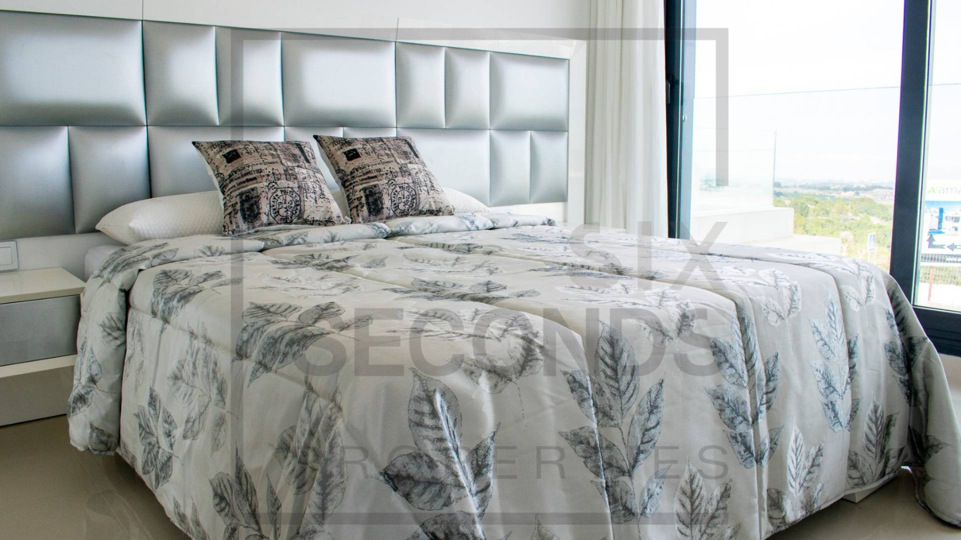 Segunda Mano - Villa independiente - San Miguel de Salinas - Urbanizaciones