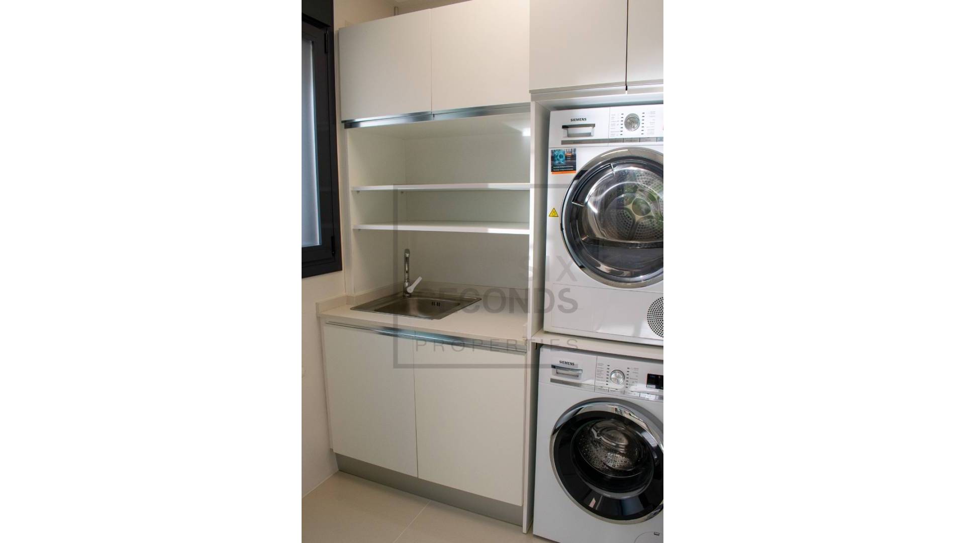 Segunda Mano - Villa independiente - San Miguel de Salinas - Urbanizaciones