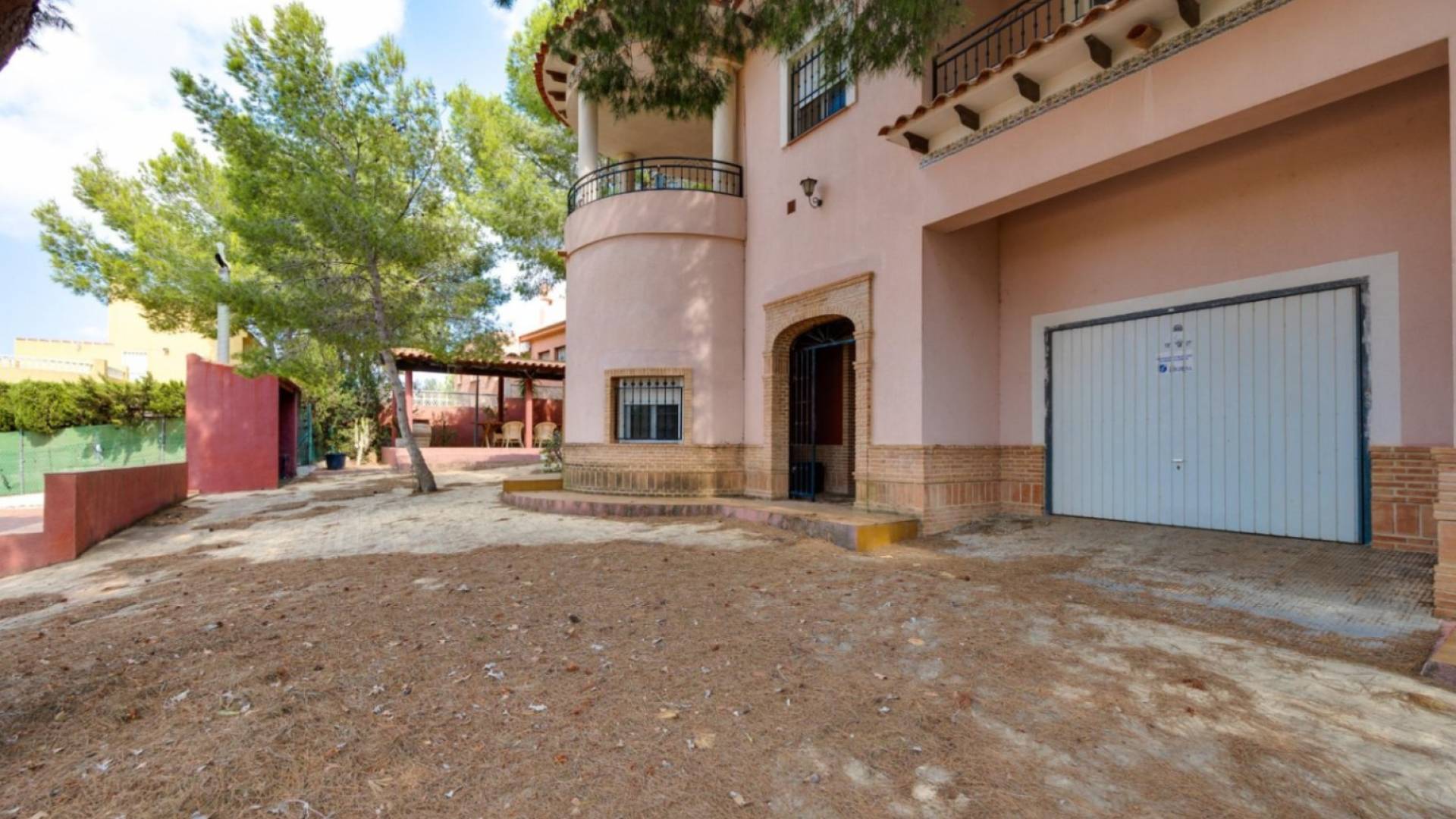 Segunda Mano - Villa independiente - San Miguel de Salinas
