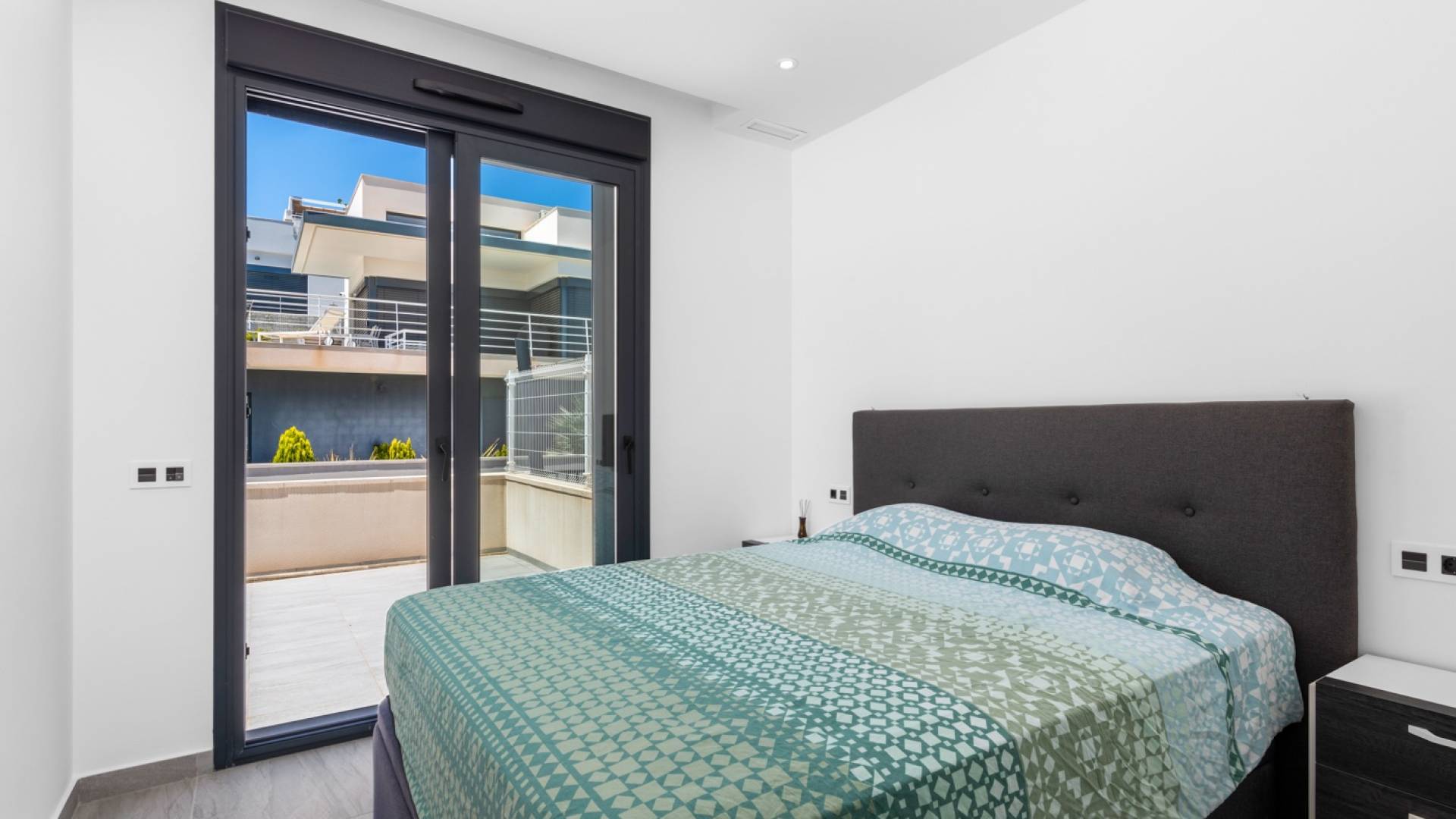 Segunda Mano - Villa independiente - San Miguel de Salinas