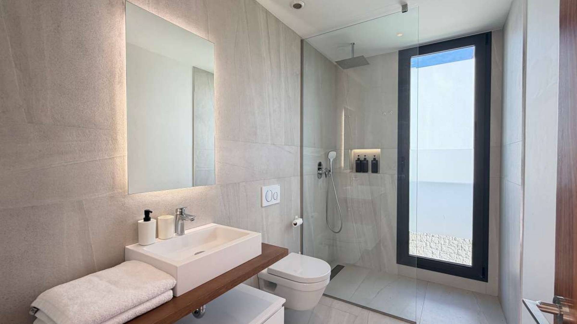 Segunda Mano - Villa independiente - Sierra Cortina