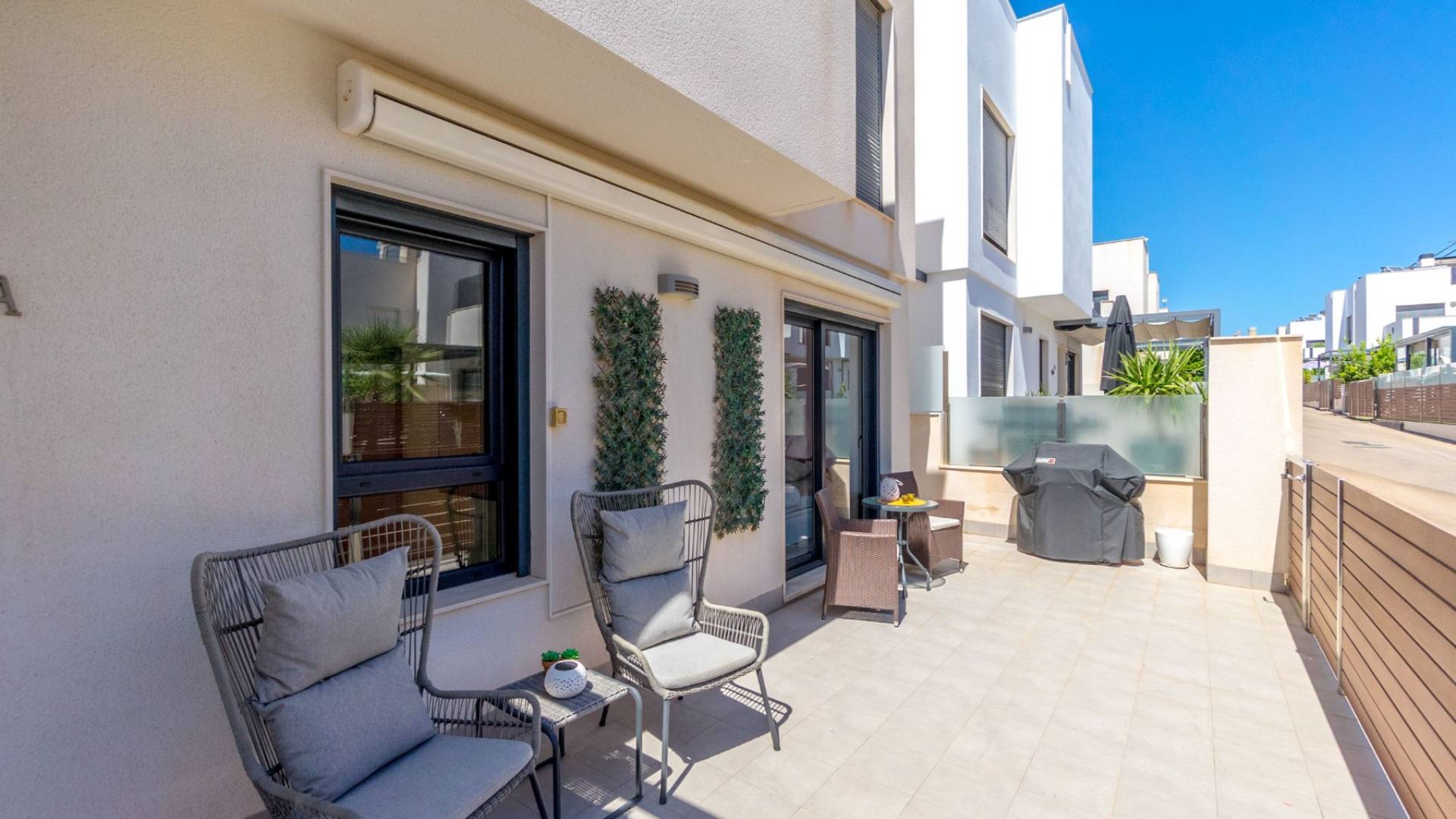 Segunda Mano - Villa - Independiente - Torrevieja - Aguas Nuevas