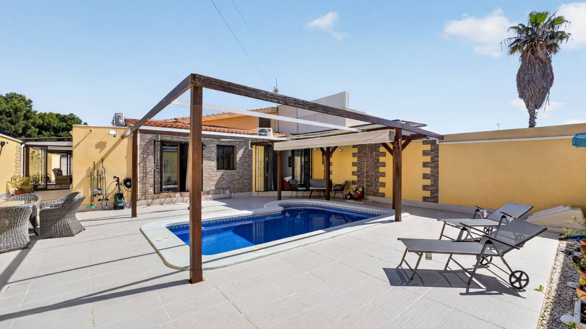 Segunda Mano - Villa independiente - Torrevieja - Aguas Nuevas