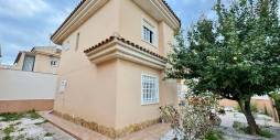 Segunda Mano - Villa independiente - Torrevieja - Los balcones