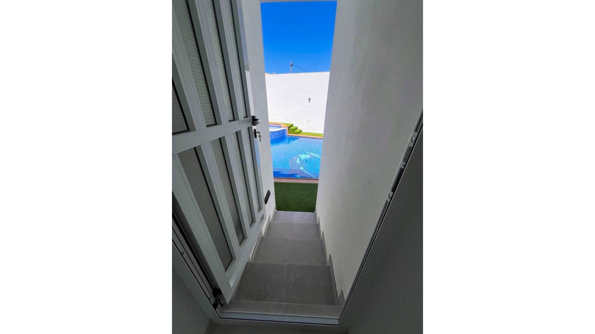 Segunda Mano - Villa independiente - Torrevieja - Los Balcones