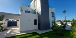 Segunda Mano - Villa independiente - Torrevieja - Los balcones