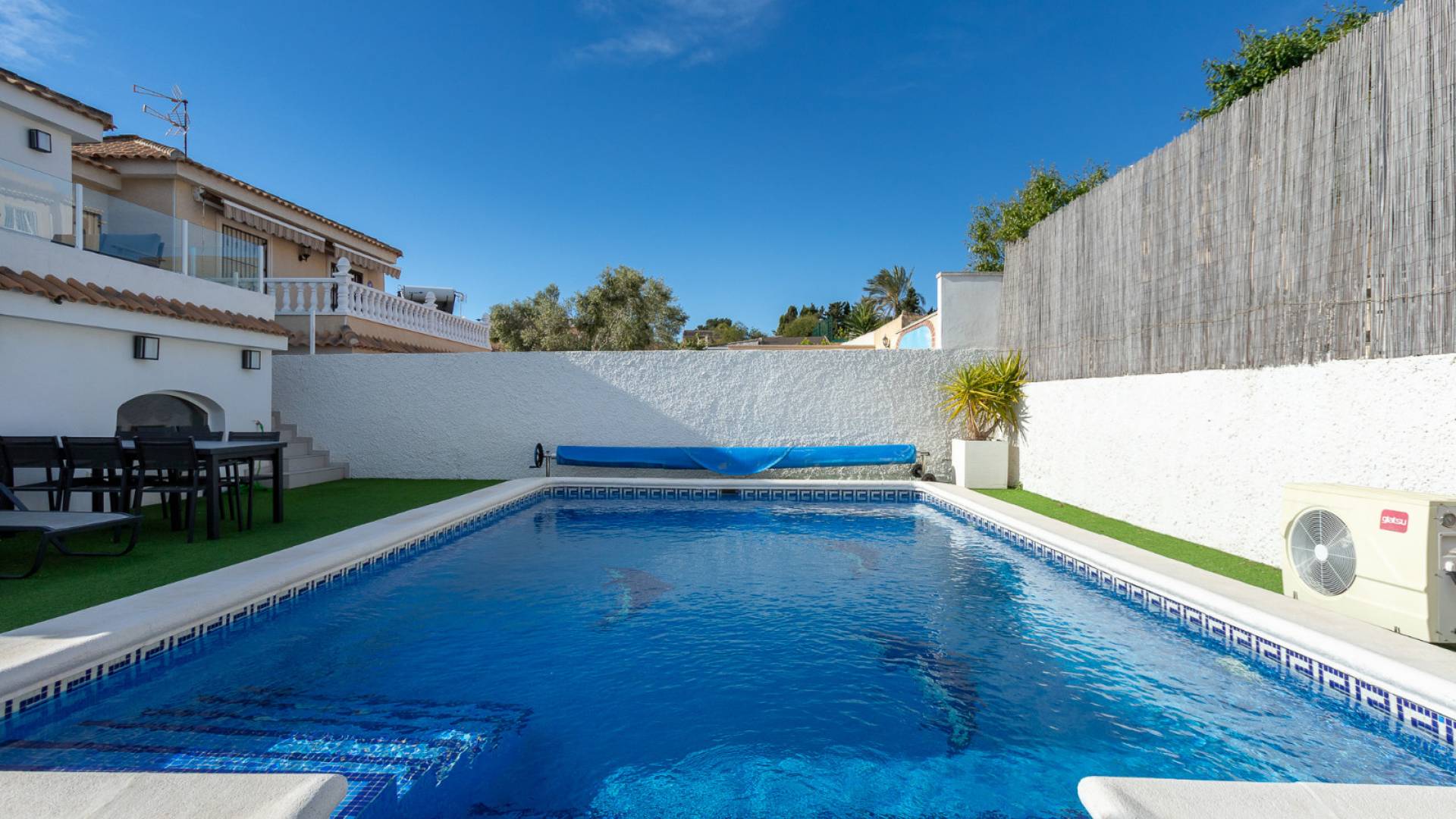 Segunda Mano - Villa independiente - Torrevieja - Los balcones