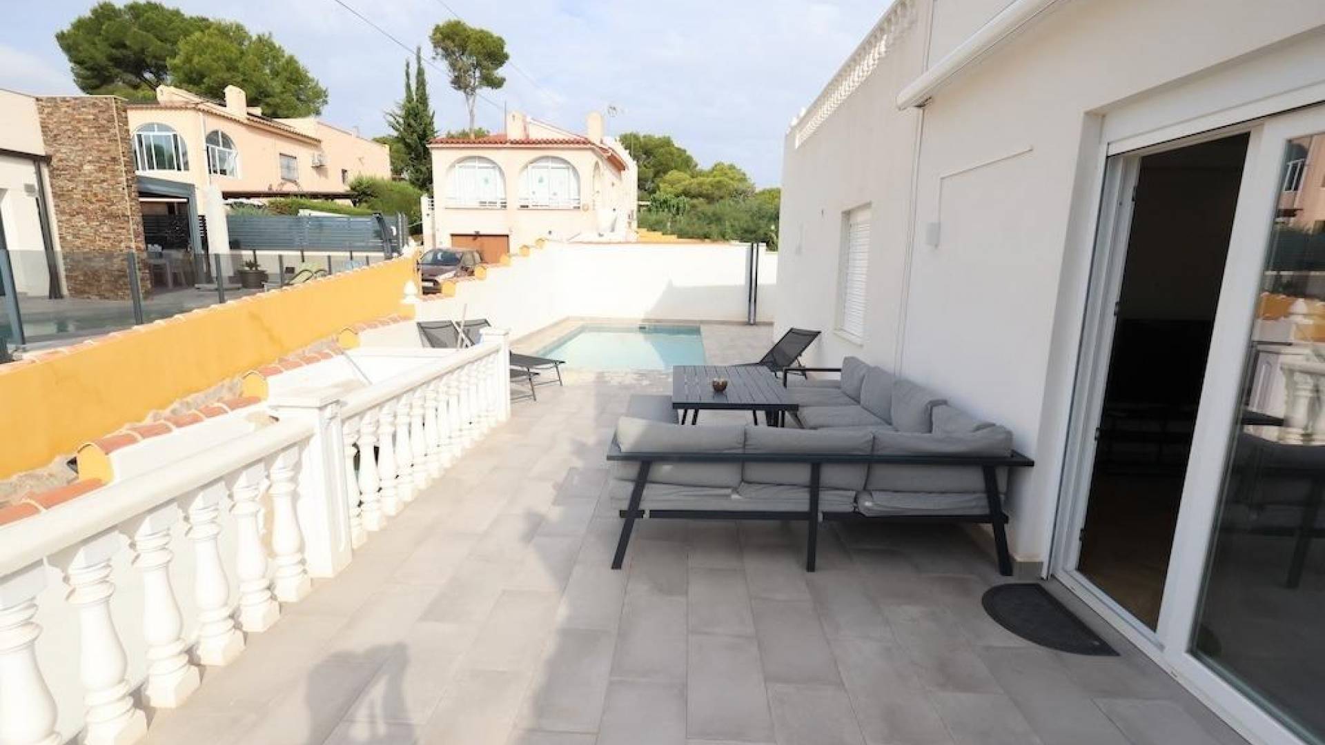 Segunda Mano - Villa independiente - Torrevieja - Los balcones