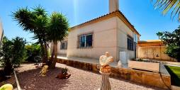 Segunda Mano - Villa independiente - Torrevieja - Urbanización San Luis