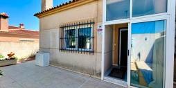 Segunda Mano - Villa independiente - Torrevieja - Urbanización San Luis