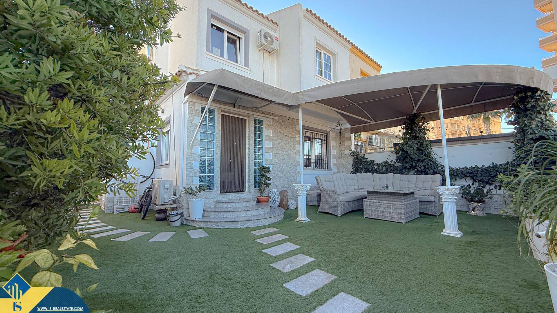 Segunda Mano - Villa semi pareada - Torrevieja - Aguas Nuevas
