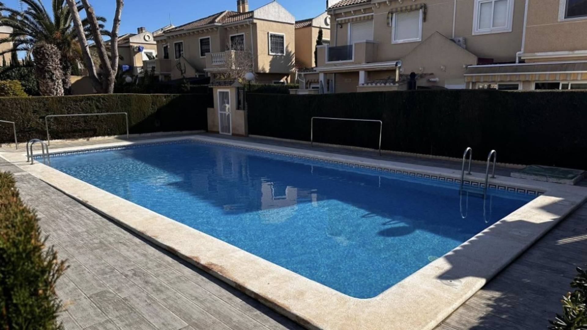 Segunda Mano - Villa semi pareada - Torrevieja