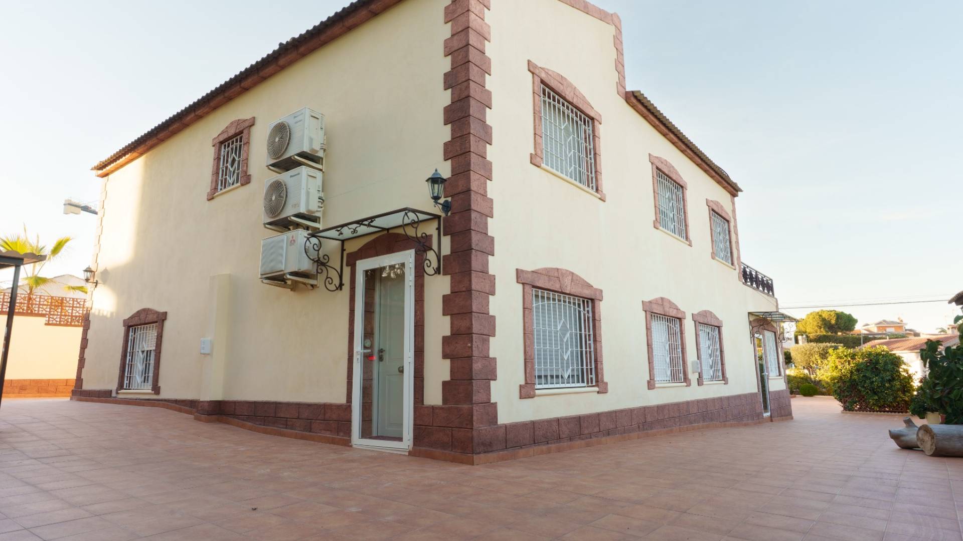 Segunda Mano - Villa / Semi separado - Torrevieja - Los balcones