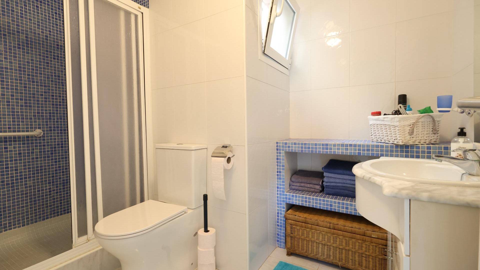 Segunda Mano - Villa / Semi separado - Torrevieja - Punta prima