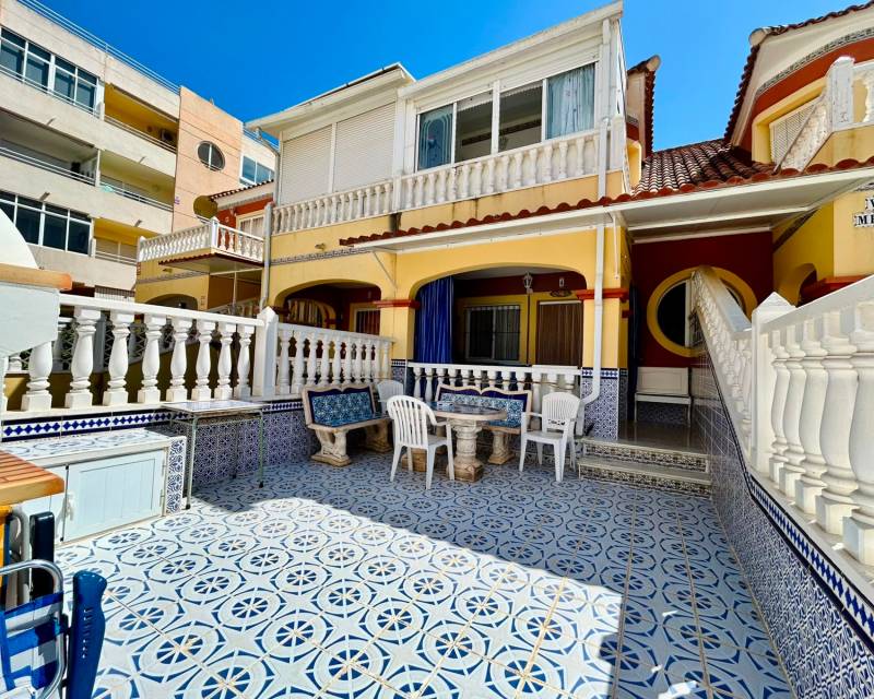 Townhouse · Gebraucht · Torrevieja · Urbanización San Luis